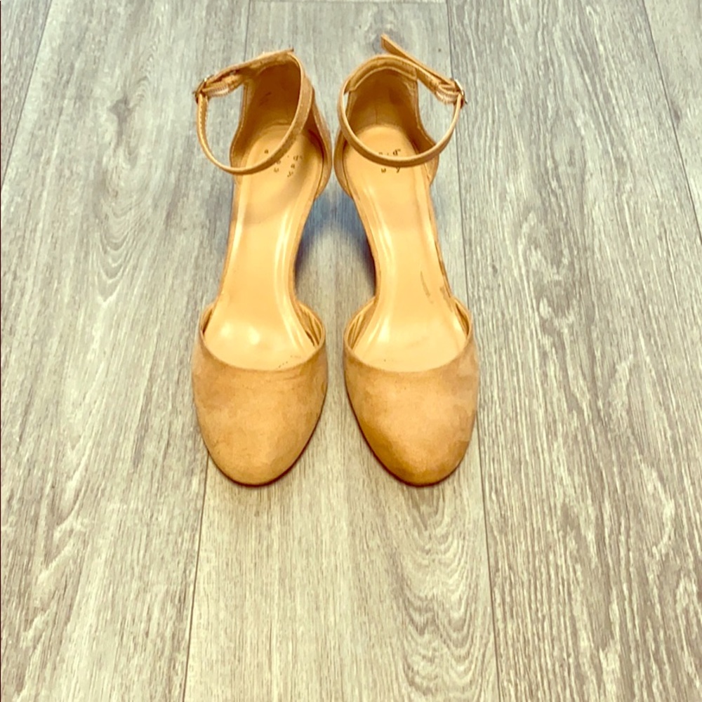 Strappy closed toed low wedged